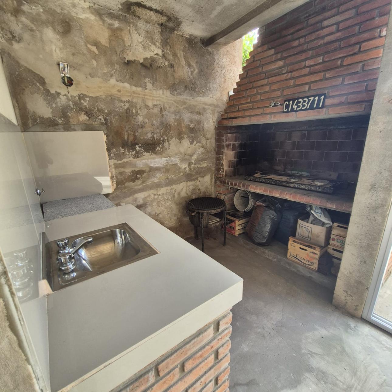 Venta de Casa en    Tres De Febrero