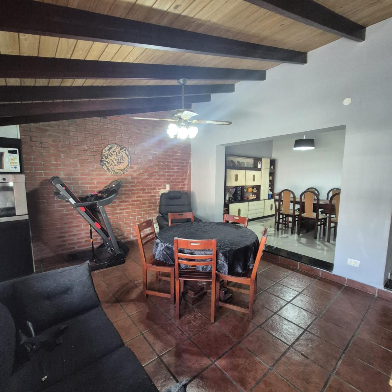 Venta de Casa en    Tres De Febrero