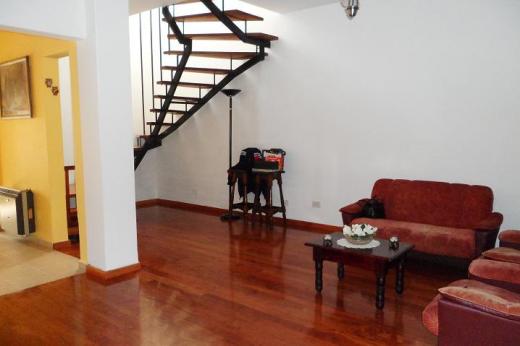 Casa 4 ambientes en zona agustiniano