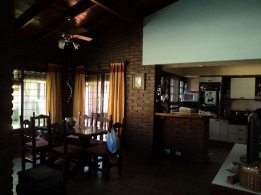 CHALET SOBRE AVDOR. NEWBERY - CD. JARDIN
