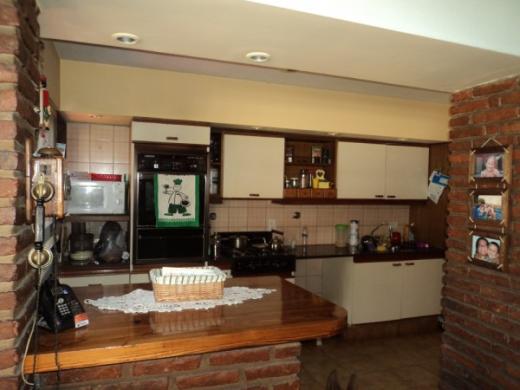 CHALET SOBRE AVDOR. NEWBERY - CD. JARDIN