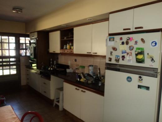 CHALET SOBRE AVDOR. NEWBERY - CD. JARDIN