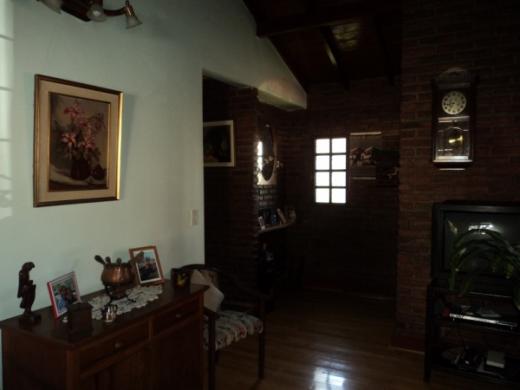CHALET SOBRE AVDOR. NEWBERY - CD. JARDIN
