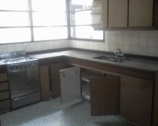 V E N D I D O  - 4 ambientes - cochera - dep. de servicio