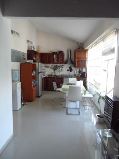 BILLINGHURST - CASA EN 2 PLANTAS