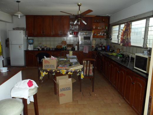 BILLINGHURST - CASA EN 2 PLANTAS