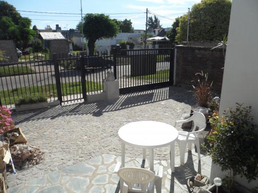 BILLINGHURST - CASA EN 2 PLANTAS