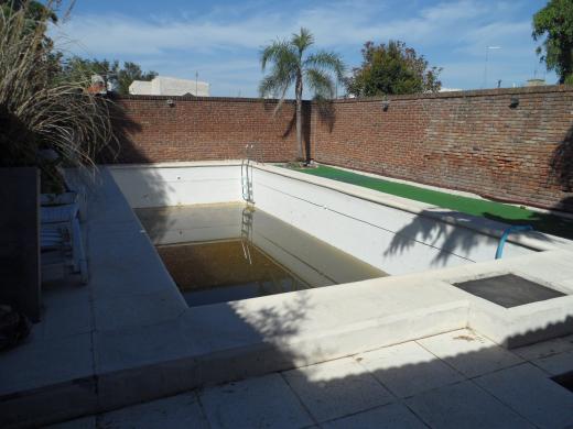 BILLINGHURST - CASA EN 2 PLANTAS