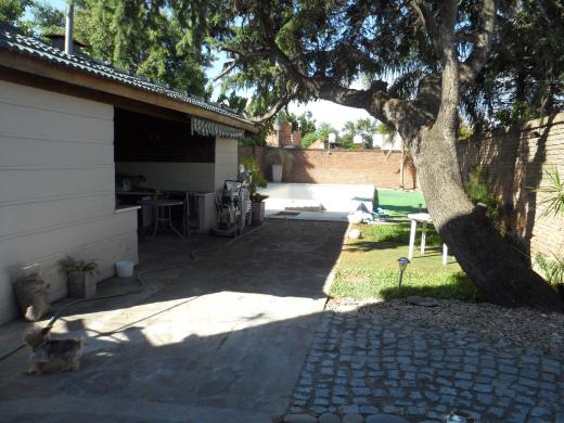 BILLINGHURST - CASA EN 2 PLANTAS