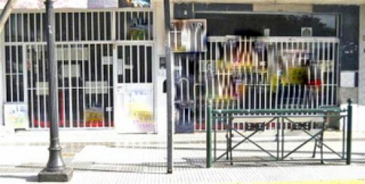 ITUZAINGO  Fte.est. -A ms. Av.Rivadavia2 LOCALES 4x17 C/U