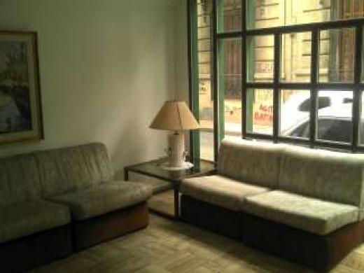 Excelente piso 220m2 c/ dep. 2 cocheras fijas.