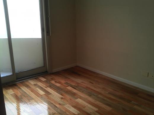 Excelente piso 220m2 c/ dep. 2 cocheras fijas.