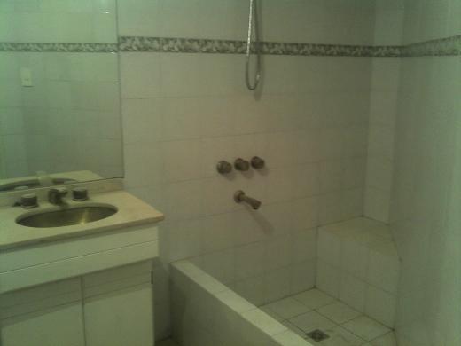 Excelente piso 220m2 c/ dep. 2 cocheras fijas.