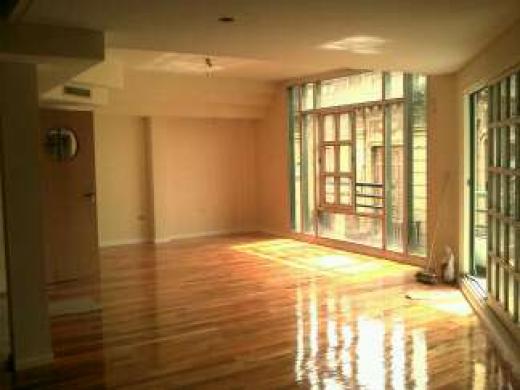 Excelente piso 220m2 c/ dep. 2 cocheras fijas.