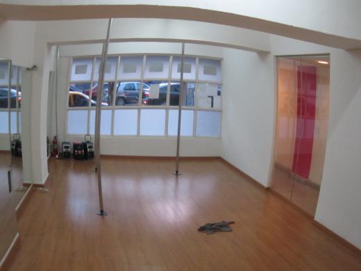 CORDOBA 5100, SE VENDE, EXCELENTE LOCAL CON VIVIENDA Y SAL
