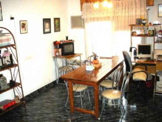 HERMOSA PROPIEDAD CASTELAR-COD 307