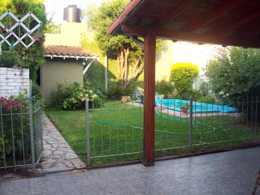 VERONICA R. FERRARI INMUEBLES, Venta de Chalet en Carapachay   Vicente López Foto2 