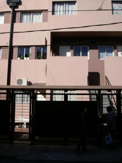 DUPLEX 3 MB. C/ COCH EXCELENTE!!