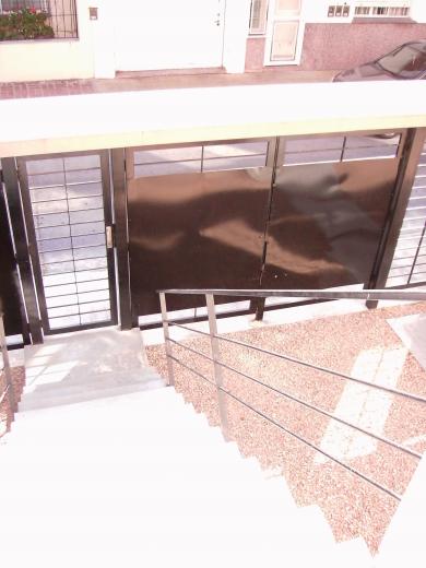 DUPLEX 3 MB. C/ COCH EXCELENTE!!