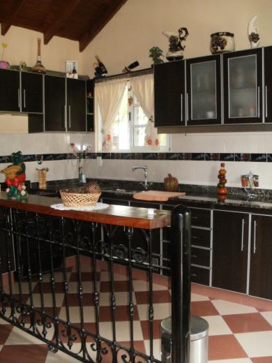 CASA QUINTA SOBRE RUTA 200