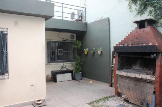 V. CELINA CASA EN VENTA 3 AMB C/PATIO, JDIN, PARRILLA  Y TZA