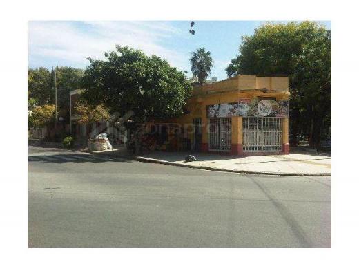 IMPECABLE LOCAL EN ESQUINA ALTAMENTE TRANSITABLE