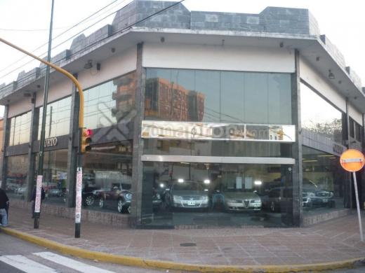 LOCAL EN EXCELENTE ESQUINA/ 555 MTS2 / sin expensas.