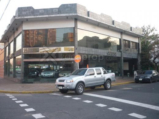 LOCAL EN EXCELENTE ESQUINA/ 555 MTS2 / sin expensas.