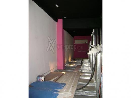 Excelente local sin expensas.
