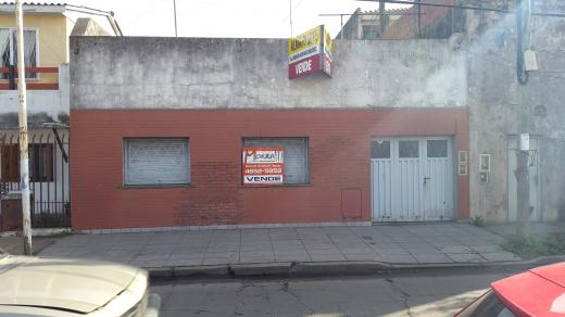 CASA DE 3 AMB Y DPTO DE 2 AMB EN BLOCK