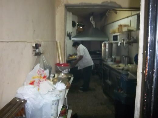 EXCELENTE ESQUINA-local varios rubros