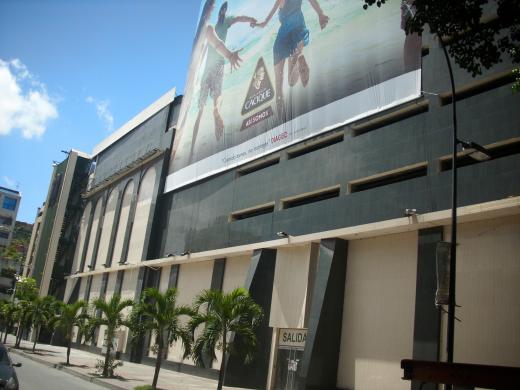 vendo centro comercial en venezuela