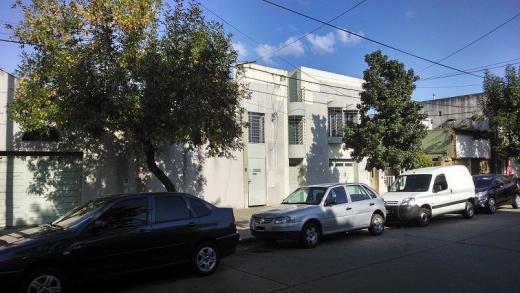 Casa 3 Dorm. c/ Quincho y Garage -Moreno 2800-