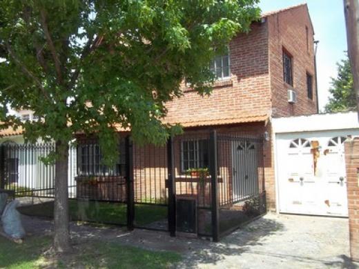 VENTA.- ITUZAINGO- Bº Aeronautico. chalet de 5 ambientes