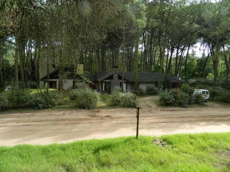 CASA EN CARILO PARA 8 PERSONAS