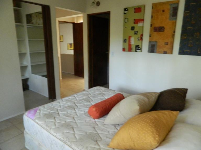 CASA MODERNA  URUTAÚ 1300 CARILO ( PINAMAR)0221-15-5228947
