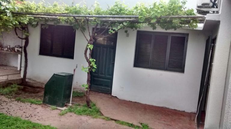 VENDO CASA  105