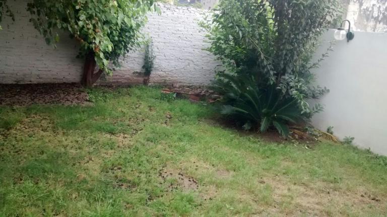VENDO CASA  105