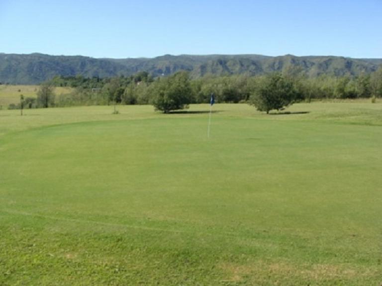 Lotes en B° Champaqui Golf - Villa Gral. Belgrano - Cod. 245