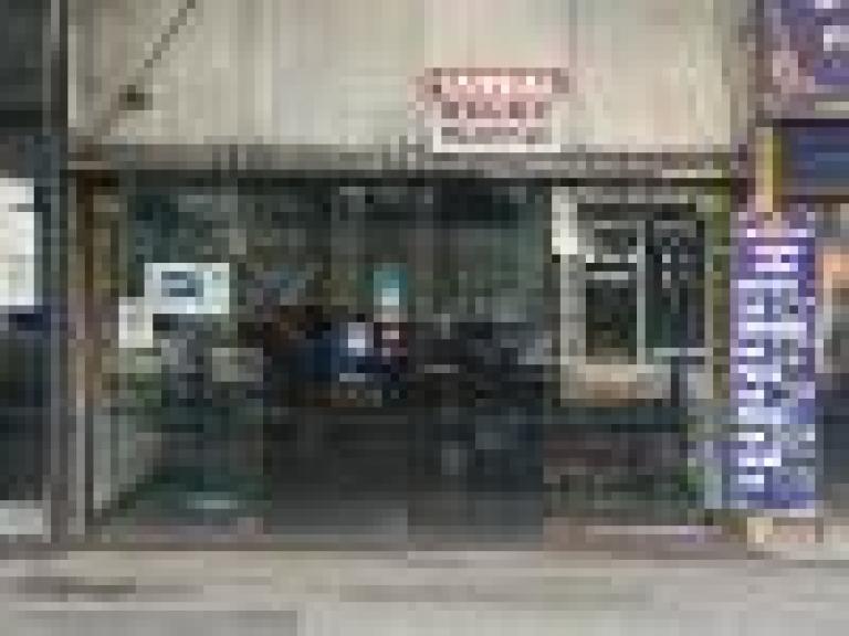 local comercial,salida 2 calles,zona cèntrica, excelente