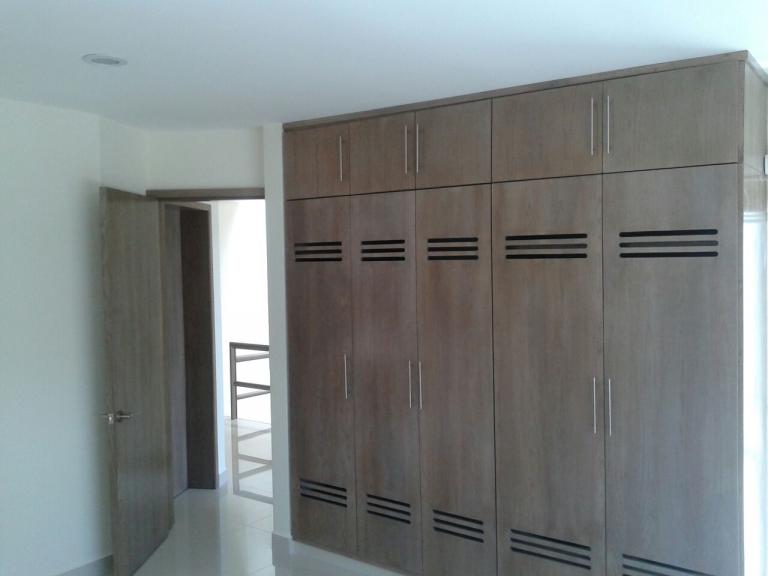 Magnifica residencia acabados de lujo minimalista