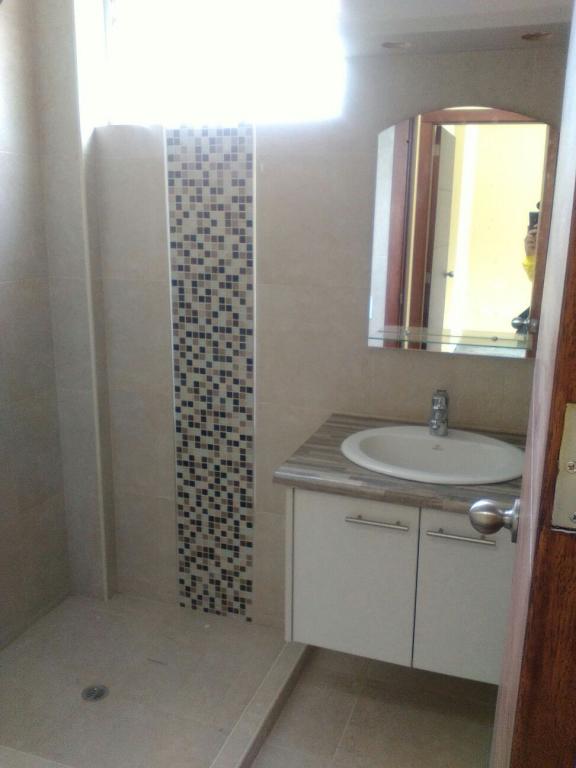HERMOSAS CASAS CONOCOTO LA MOYA