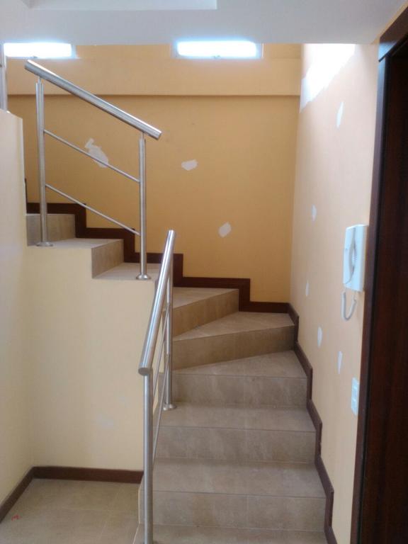 HERMOSAS CASAS CONOCOTO LA MOYA