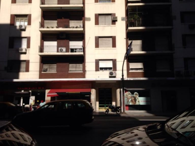 DPTO DE 3 AMBIENTES SOCRE AV. CALLAO A METROS DE AV. CORRIEN