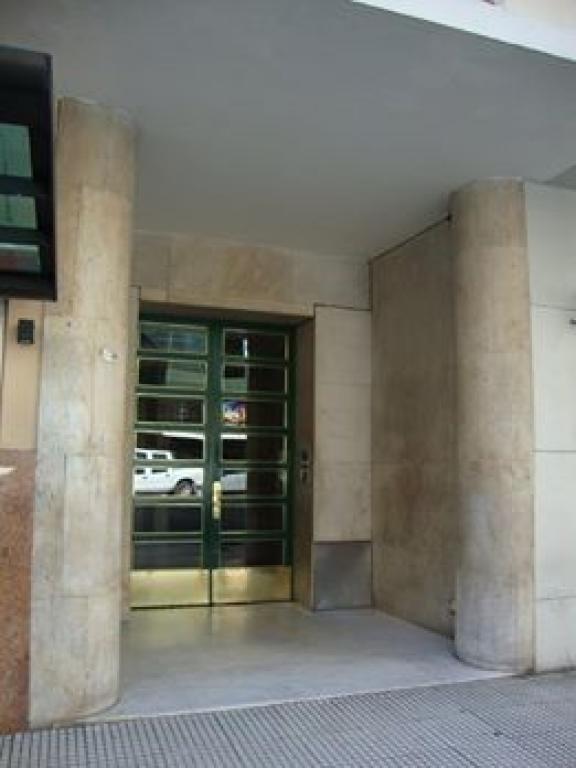 DPTO DE 3 AMBIENTES SOCRE AV. CALLAO A METROS DE AV. CORRIEN