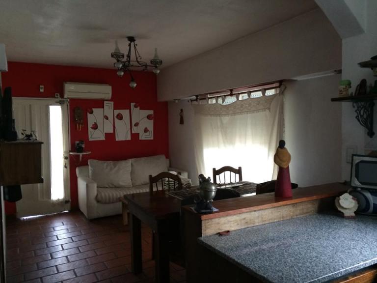 CASA AMERICANA EN CASTELAR- COD 519