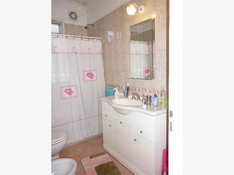 Casa en venta, Los Nogales - Countries y Barrios Cerrados Es