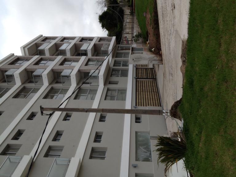 Vendo espectacular Apartamento frente al río con garage