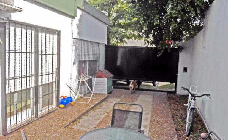 HERMOSA PROPIEDAD EN CASTELAR CÓDIGO 574