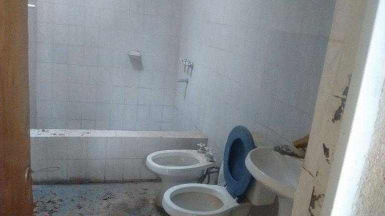Vendo Propiedad sobre Avenida a refaccionar